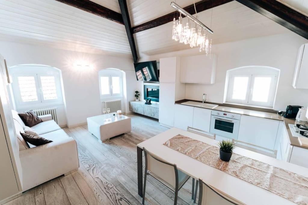Apartmán Loft Cavour - Teatro Ariston Sanremo Exteriér fotografie