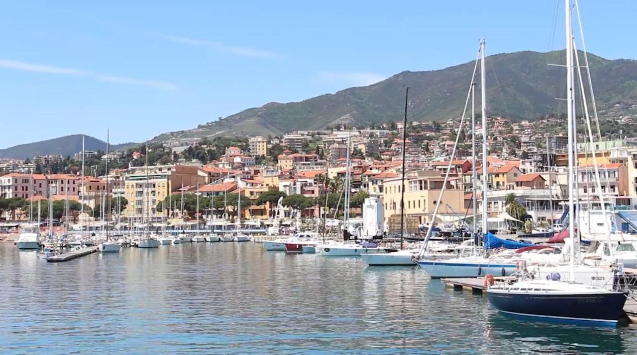 Apartmán Loft Cavour - Teatro Ariston Sanremo Exteriér fotografie